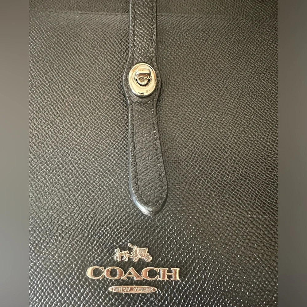 COACH Crossgrain Leather City Tote in Black/Chalk  No. F59125